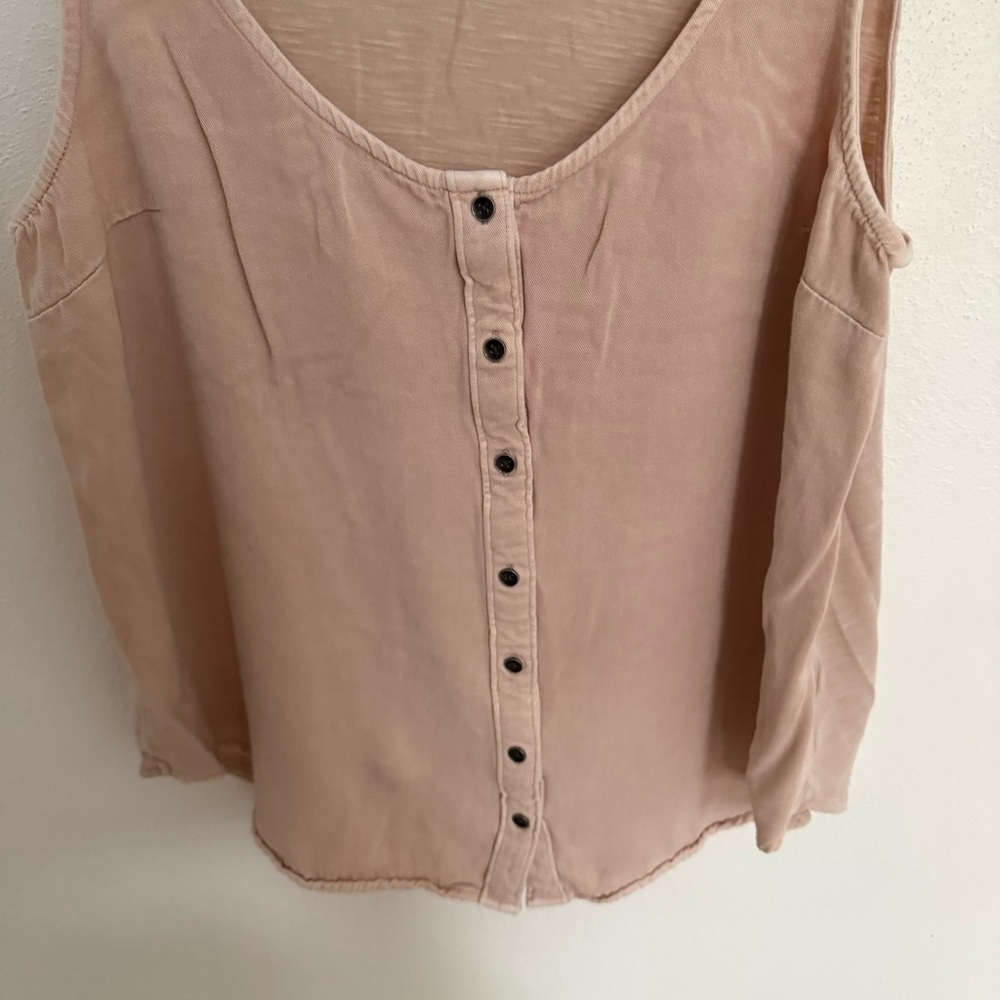 Universal Threads Tan Sleeveless Button-Front Tan… - image 4